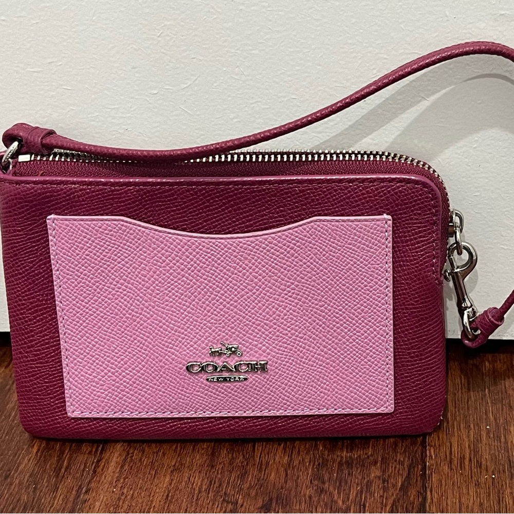 Small COACH WRISTLET